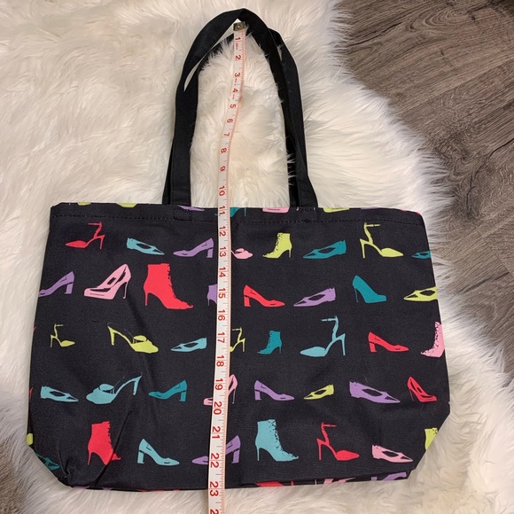 Macy’s Reusable Lightweight Shoe Lovers Black Bag - Picture 4 of 9